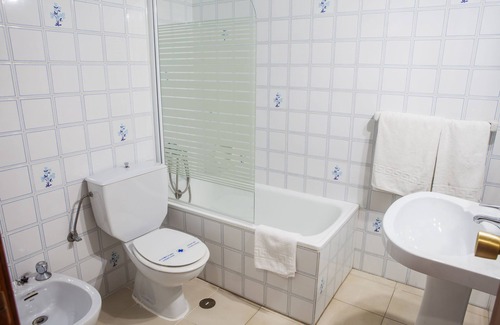 Conil de la Frontera City Center Hotel | Hotel Tres Jotas