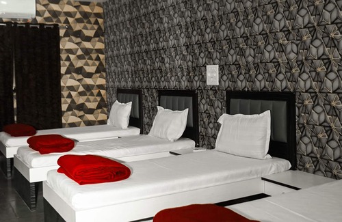 Palsana Hotel | Hotel Triangle