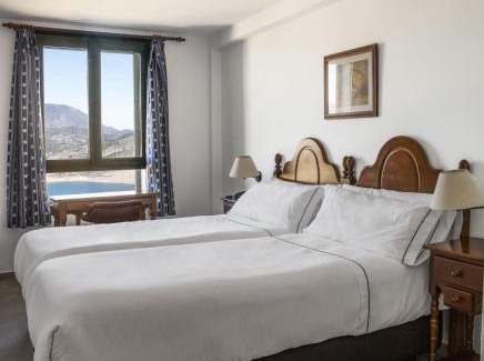 Zahara de la Sierra Hotel | Hotel Tugasa Arco de la Villa