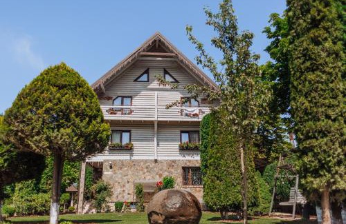 Yaremche Hotel | Hotel Velyka Vedmedytsya