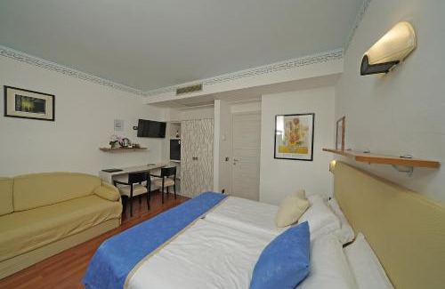 Torri del Benaco Hotel | Hotel Villa Carlotta