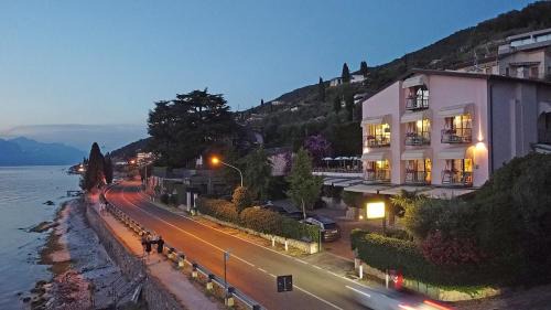 Torri del Benaco Hotel | Hotel Villa Carlotta