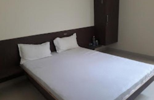 Dhamnod Hotel | Hotel Vinayak Residency,Dhamnod