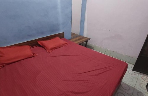 Mathura House | Hotel Vrindavan Dham Near Pem mandir
