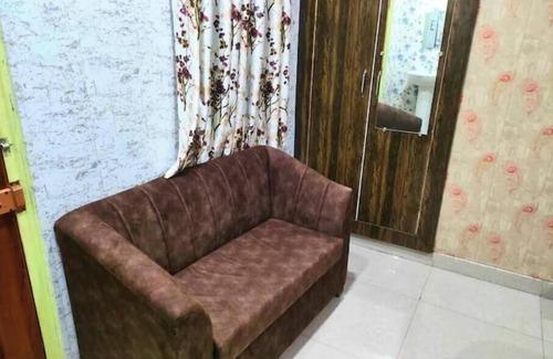 Gonda Apartment | Hotel White Stone Premium AC Room 2