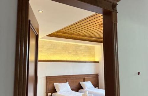 Gjirokaster House | Hotel with Castle View