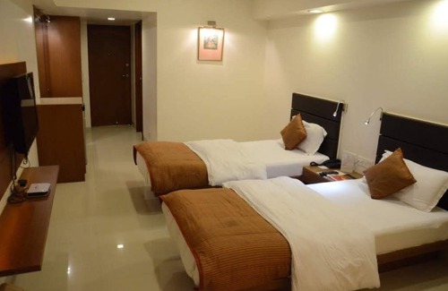 Alkapuri Hotel | Hotel Yuvraj