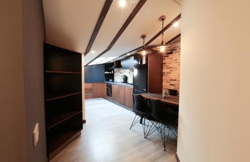 Kentron Apartment | hotelise I Cascade Loft Apartment