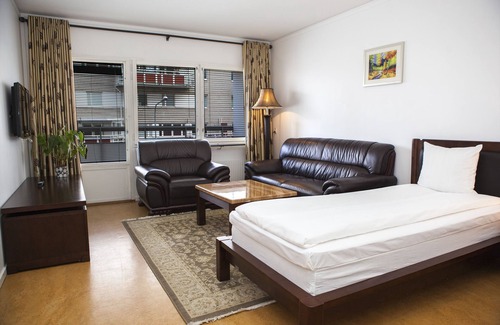 Hallonbergen Apartment | Hotell Sundbyberg