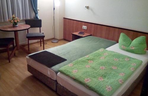 Benz House | Hotelpension Schwalbennest