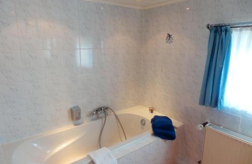 Schlachte Boat Rental | Hotelschiff Perle Bremen