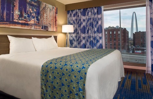 Downtown St. Louis Hotel | HoteLumiere at the Arch