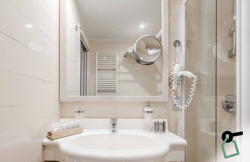 Torbole sul Garda Hotel | Hotiday Room Collection - Torbole