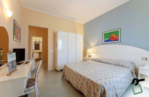 Cinisi Hotel | Hotiday Room Collection - Cinisi