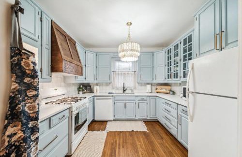 Downtown Tulsa House | Hottub, Pool Table, Basketball, Firepit, Sleeps 8