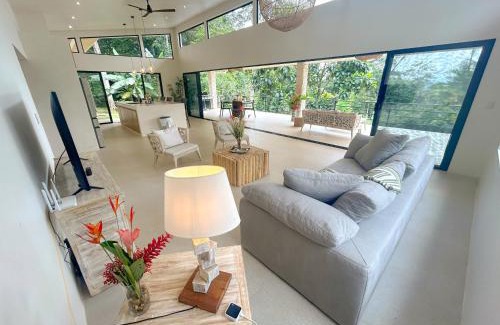 Ballena House | House 15 Min From The Beach With River Access