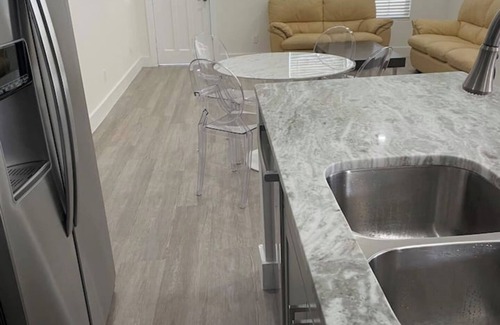 Winter Garden House | House 2 Bedrooms/2 full bathrooms Downtown Winter Garden