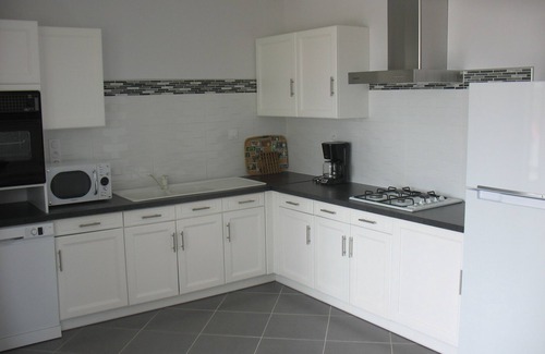 Clohars-Carnoet House | House 4 * Free WIFI pool 28 °; Tennis; Wooded park 15,000 m²; Car park
