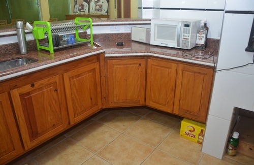 Vista Linda House | HOUSE "5" Stars; TOP! in the Condominium HANGA ROA - BERTIOGA - with 4 employees.