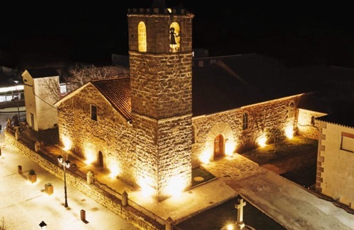 Navaluenga House | House 50 meters from the river and natural pools, ideal for families.