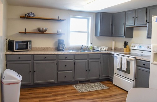Devils Lake House | House close to town and lake