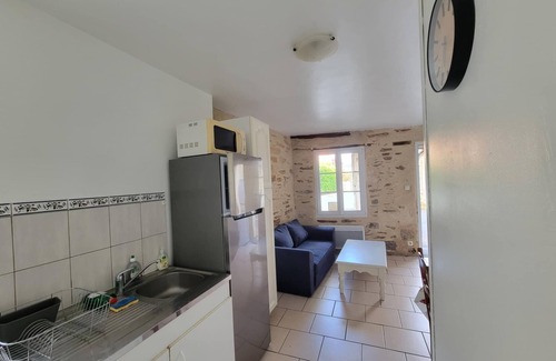 Mareuil-Sur-Lay-Dissais House | House for 2 to 4 people close to all amenities and 25 minutes from the sea