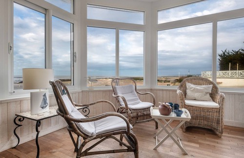 Loire-Atlantique Ski Chalet | House for 12 - Sea view - La Bernerie beach