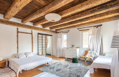 Ingenheim Bed & Breakfast | House for 17 people, 5 guest rooms with breakfast and heated swimming pool