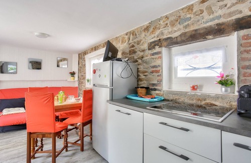 Pleneuf-Val-Andre Ski Chalet | House for 4 2 steps from the Val André beach