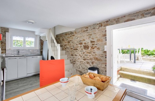 Pleneuf-Val-Andre Ski Chalet | House for 4 2 steps from the Val André beach