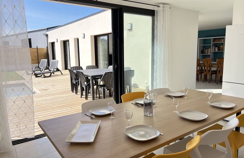 Le Conquet House | House for 7 people with private pool near the sea and shops