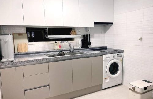 Daehangno Villa | House for large families, metro 2min, #security
