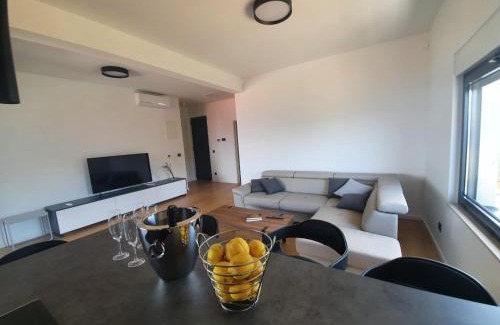 Supetar Apartment | House G