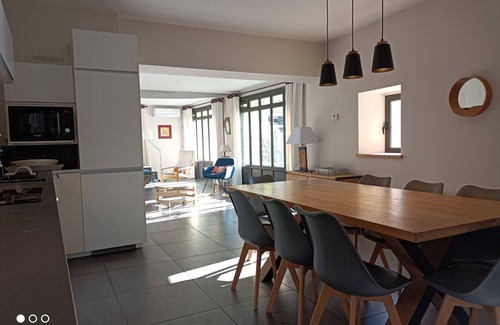 Saint-Pierre-d'Irube House | House in Bayonne with swimming pool in wooded park