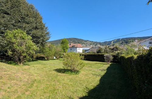 Gerardmer Cottage | House in Gérardmer with mountain view, garage and garden