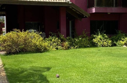 Jaua House | HOUSE IN INTERLAGOS, WITH DOUBLE PLOT, SWIMMING POOL, BARBECUE AND BEAUTIFUL GARDEN