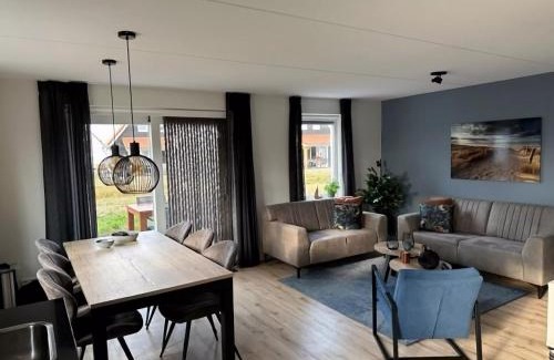 Scherpenisse House | House in Scherpenisse near Oosterschelde, cleaning included