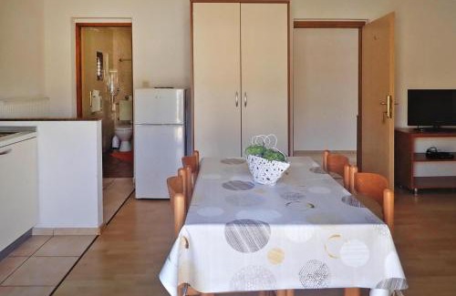 Starigrad Apartment | House in Starigrad near Paklenica Park