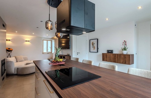 Publier House | House in the heart of Evian golf course