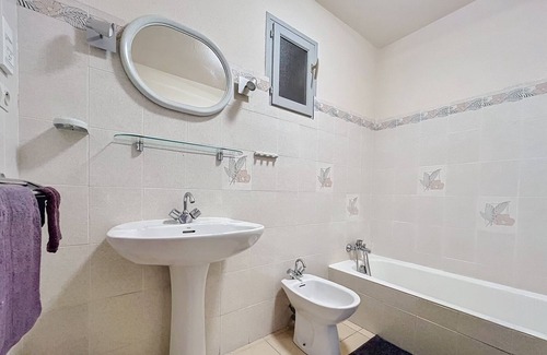 Ota House | House in the heart of the village of Ota