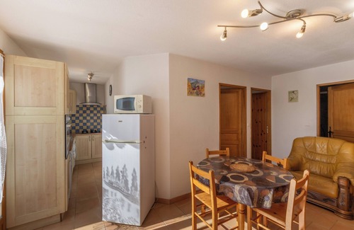 Chambonas House | House 'Les Sources Gîte La Remise' with Shared Pool, Private Terrace and Air Conditioning