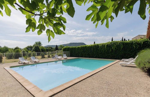 Chambonas House | House 'Les Sources Gîte La Remise' with Shared Pool, Private Terrace and Air Conditioning