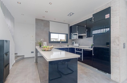 Bon Relax Ski Chalet | House Lieve, air conditioning, wifi, barbecue, private pool, parking.