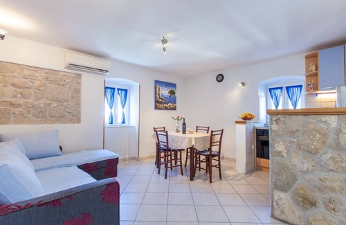 Borak House | House Marta (48251-K1) - Omis