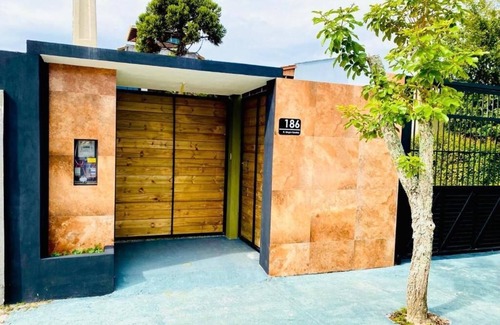 Carianos House | House near Floripa airport, with pool table and quiet neighborhood