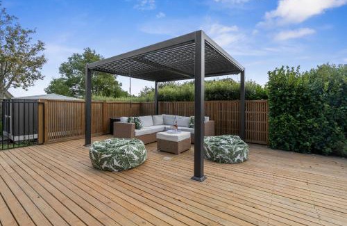 Martinborough House | House Naomi - Martinborough Holiday Home