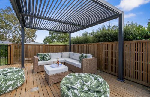 Martinborough House | House Naomi - Martinborough Holiday Home