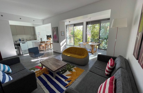 Bompard House | House near the beach with a garden, a roof top and a large swimming pool