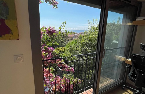 Bompard House | House near the beach with a garden, a roof top and a large swimming pool