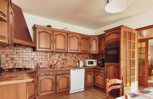 Baye House | House of character near shops sea expressway